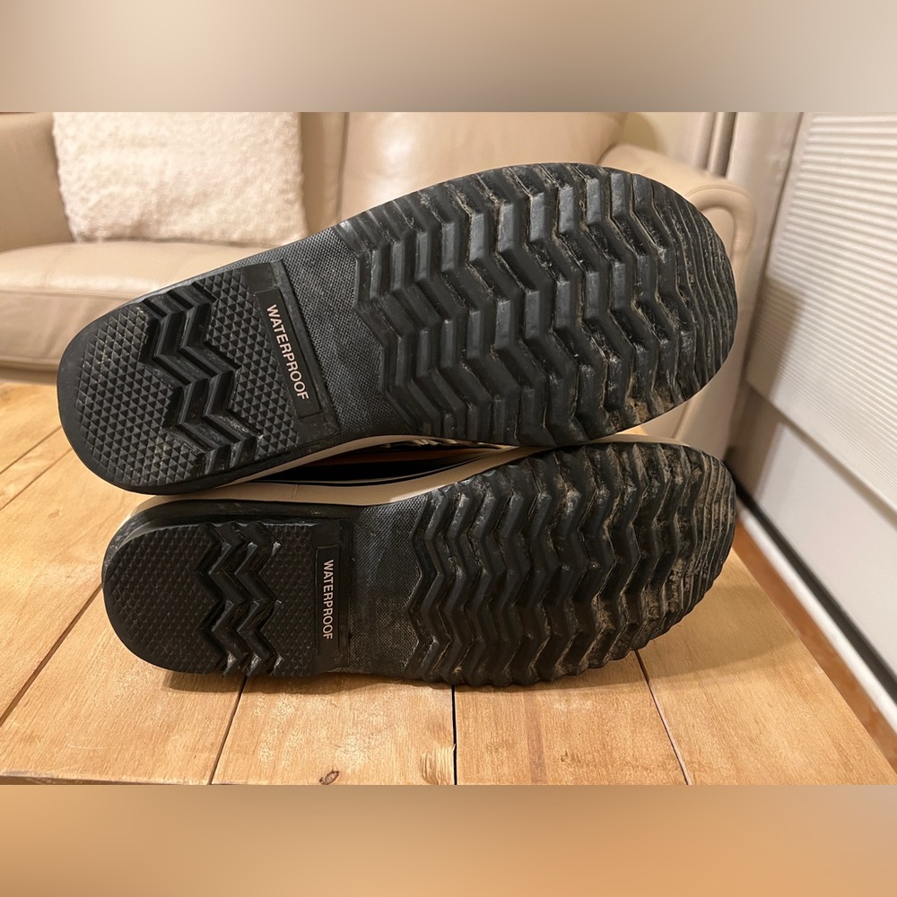 Sorel Brown Winter Boots lightly worn - Picture 4 of 10